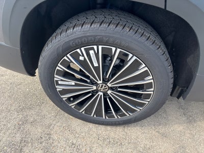 2026 Volkswagen Taos SE