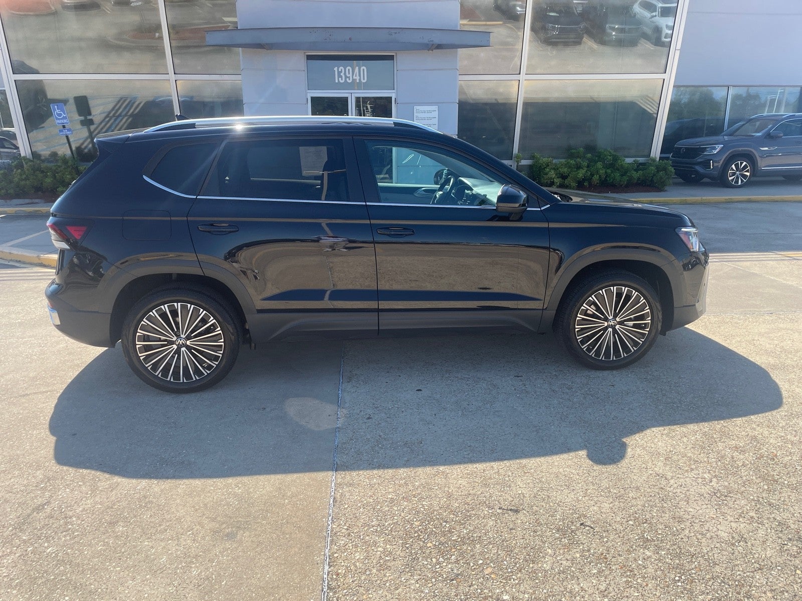 2025 Volkswagen Taos SE