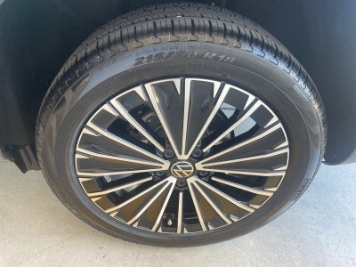 2025 Volkswagen Taos SE