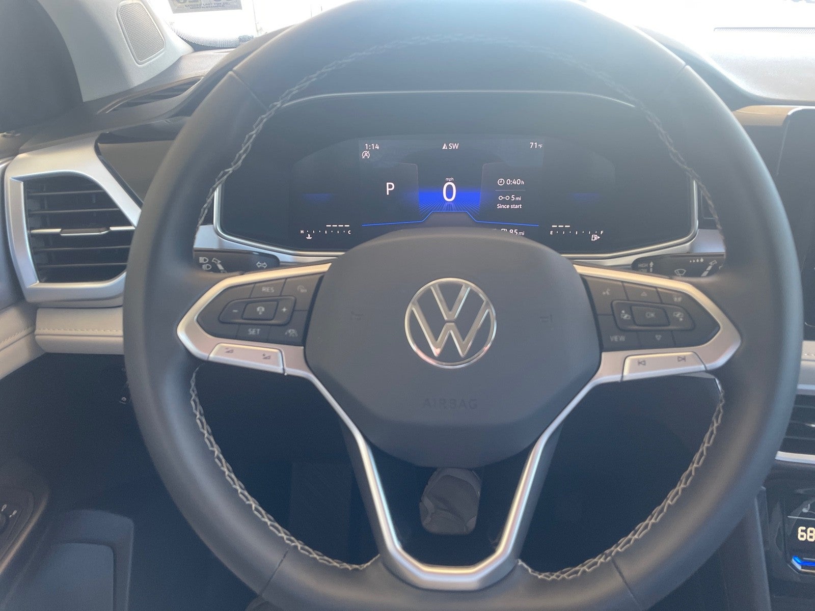 2025 Volkswagen Taos SE