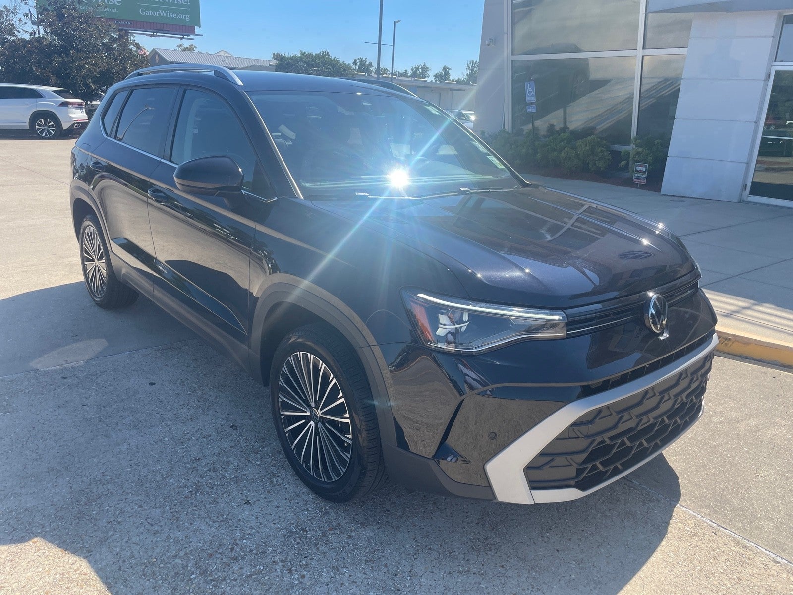 2025 Volkswagen Taos SE