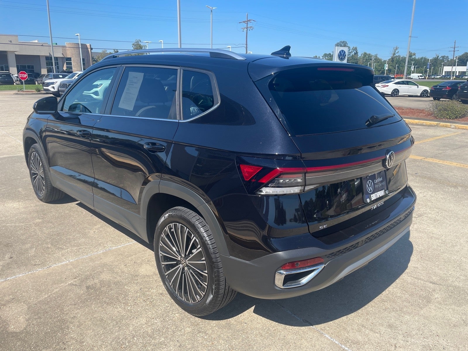 2025 Volkswagen Taos SE