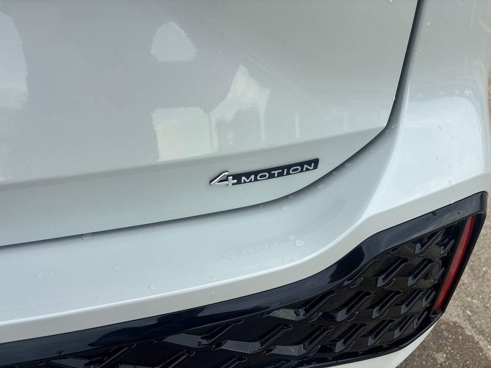 2026 Volkswagen Tiguan SEL R-Line Turbo