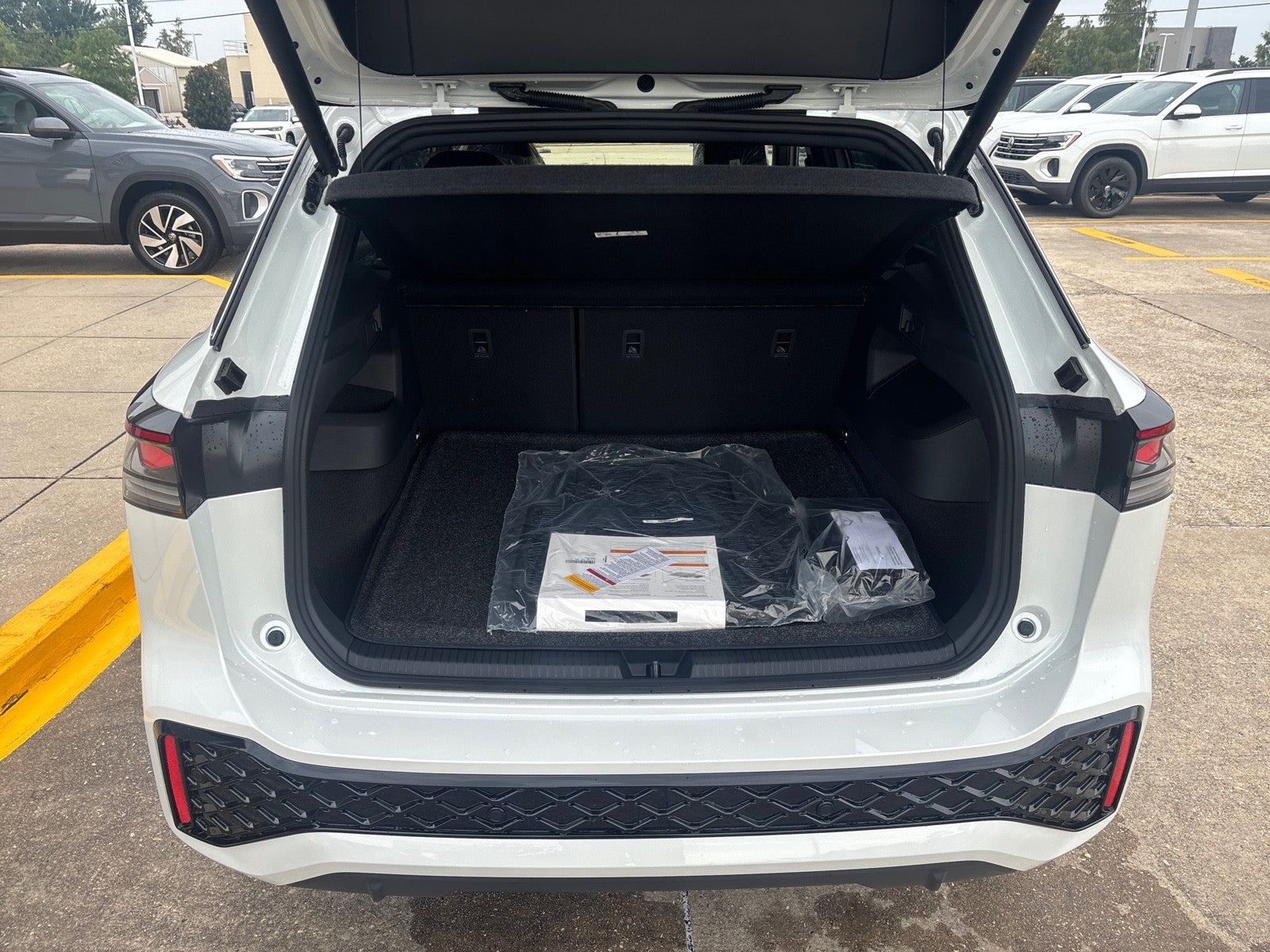 2026 Volkswagen Tiguan SEL R-Line Turbo