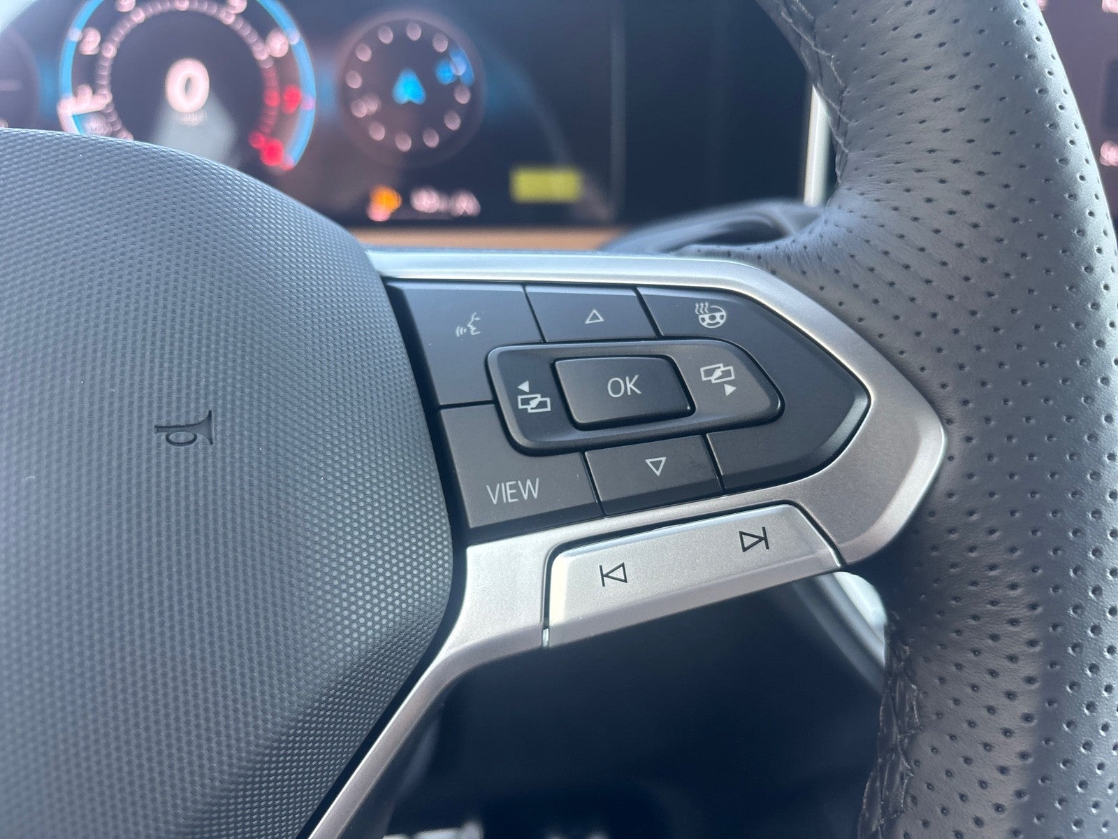 2026 Volkswagen Tiguan SEL R-Line Turbo