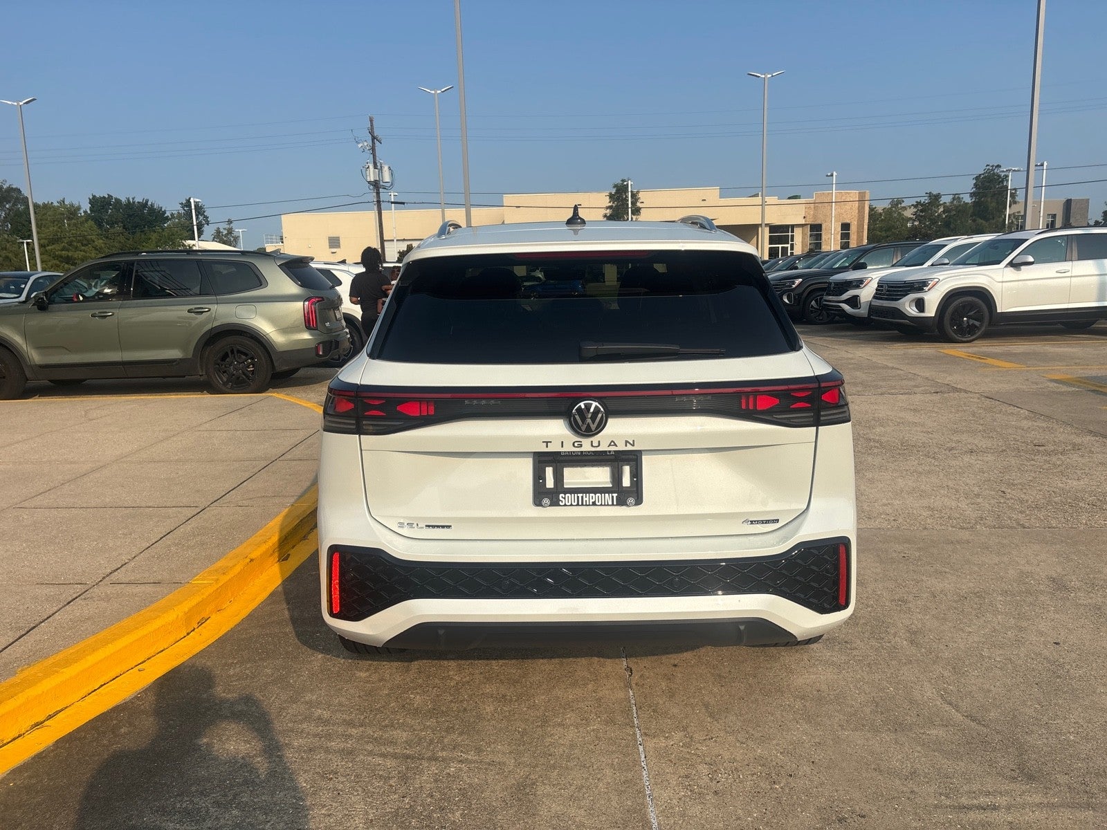 2026 Volkswagen Tiguan SEL R-Line Turbo