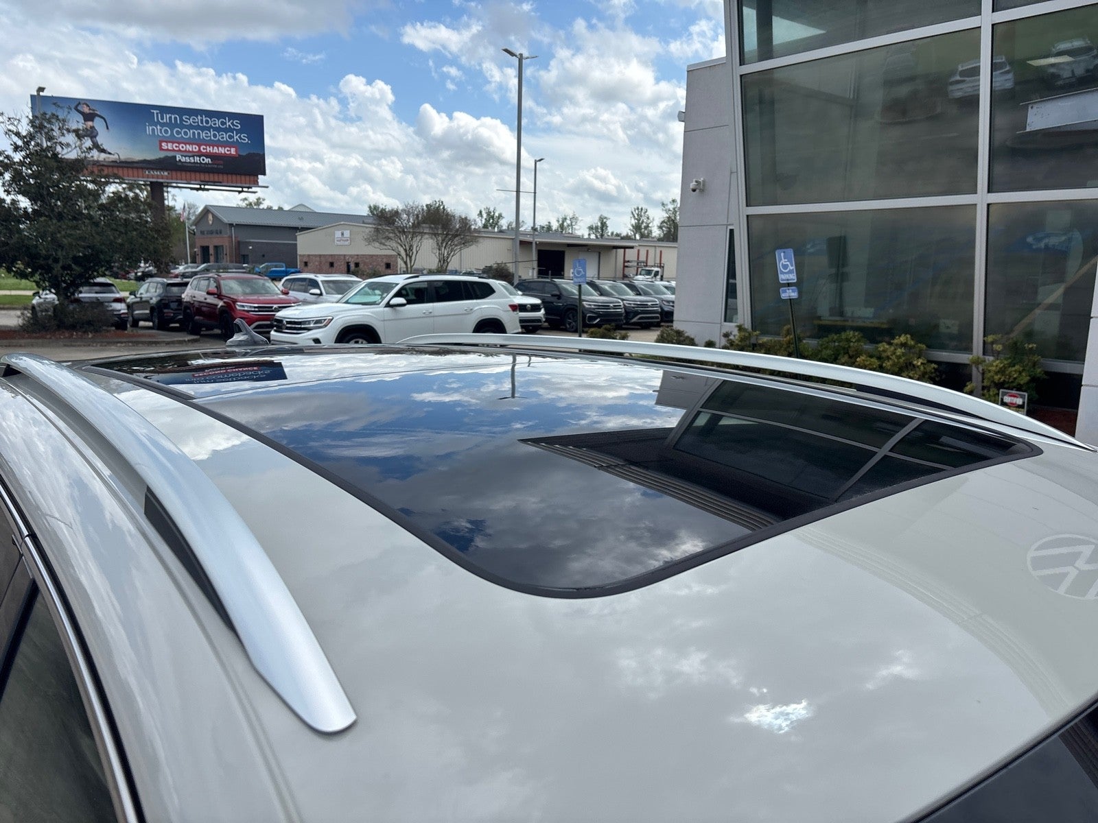 2026 Volkswagen Tiguan SEL R-Line