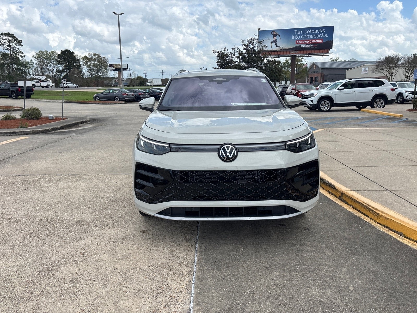2026 Volkswagen Tiguan SEL R-Line