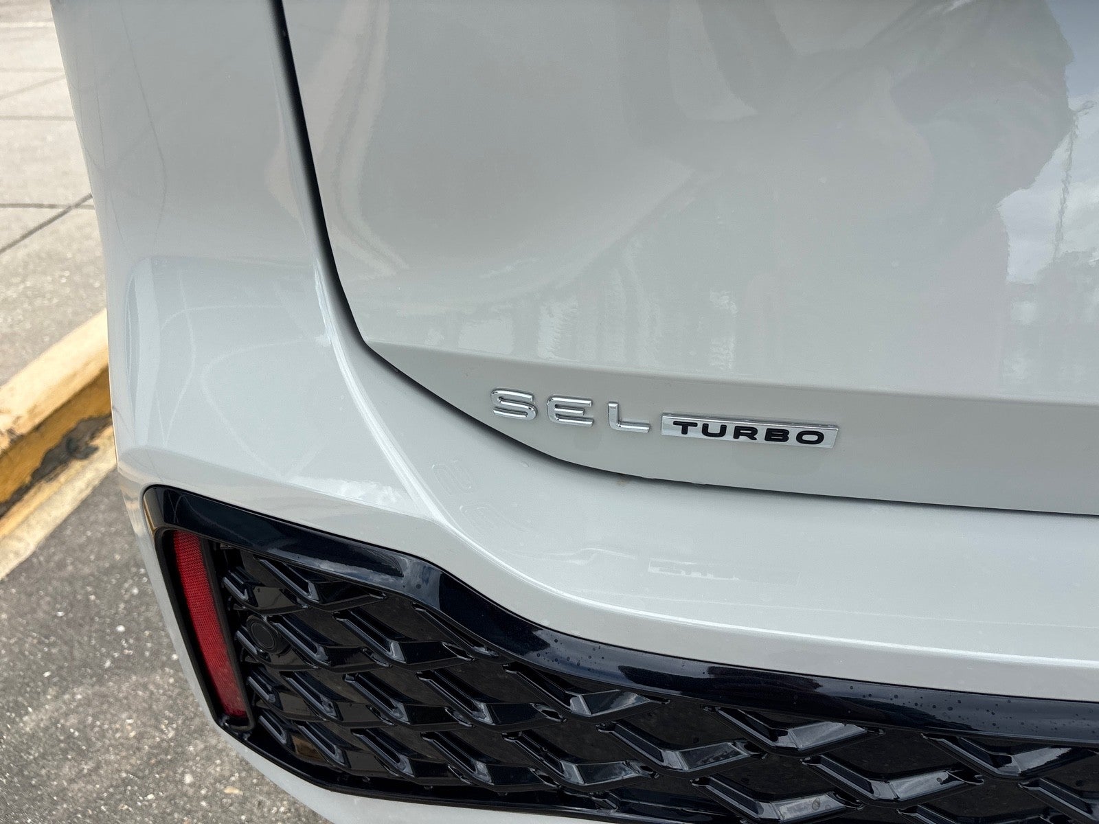 2026 Volkswagen Tiguan SEL R-Line