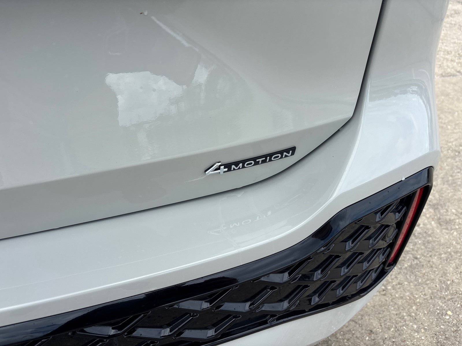 2026 Volkswagen Tiguan SEL R-Line