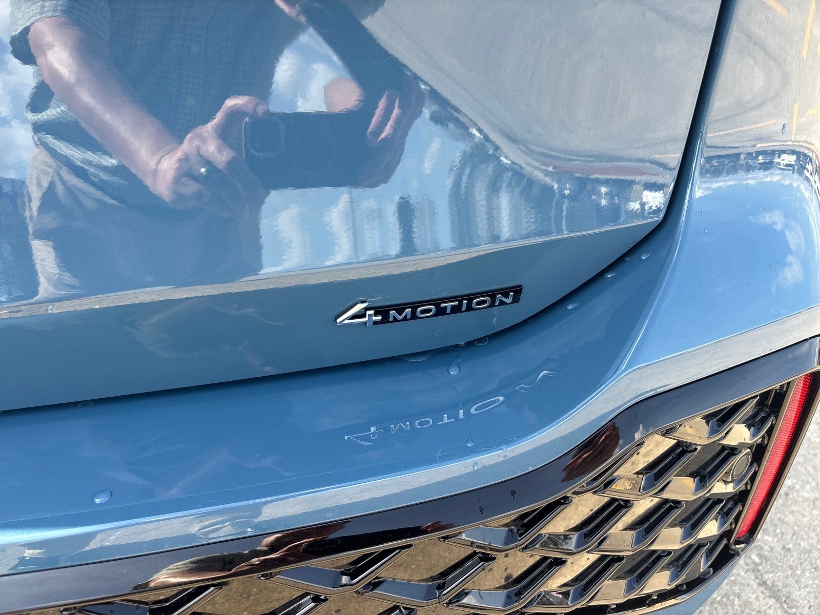 2026 Volkswagen Tiguan SEL R-Line