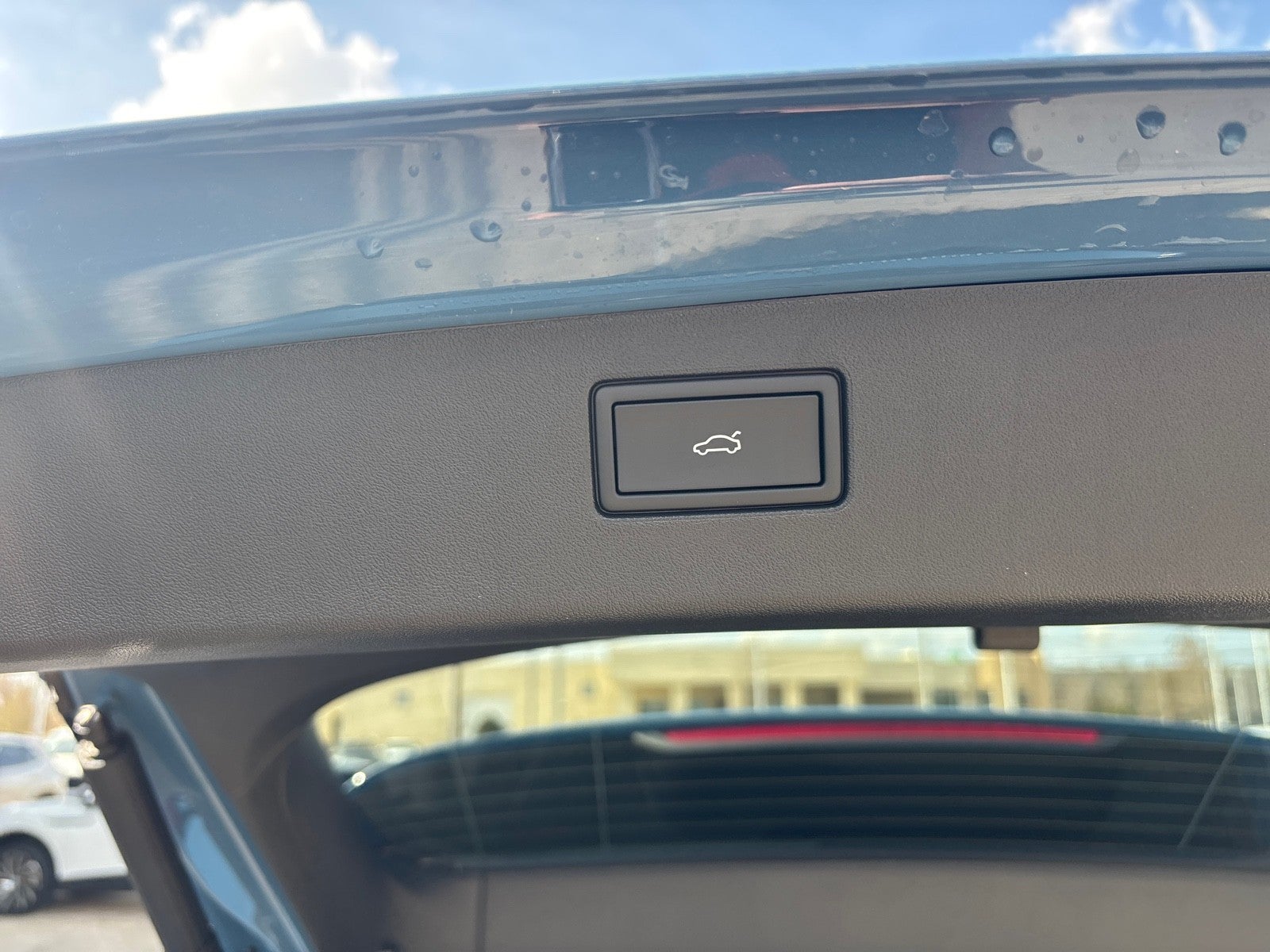 2026 Volkswagen Tiguan SEL R-Line