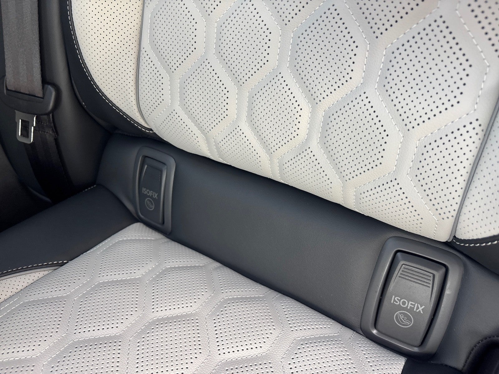 2026 Volkswagen Tiguan SEL R-Line