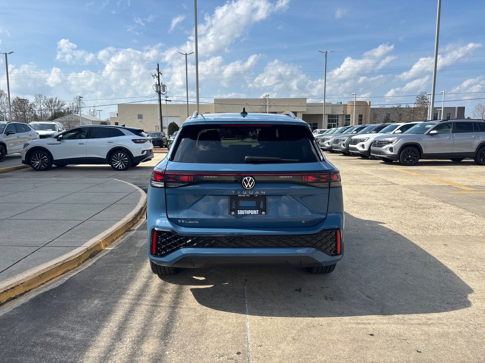 2026 Volkswagen Tiguan SEL R-Line