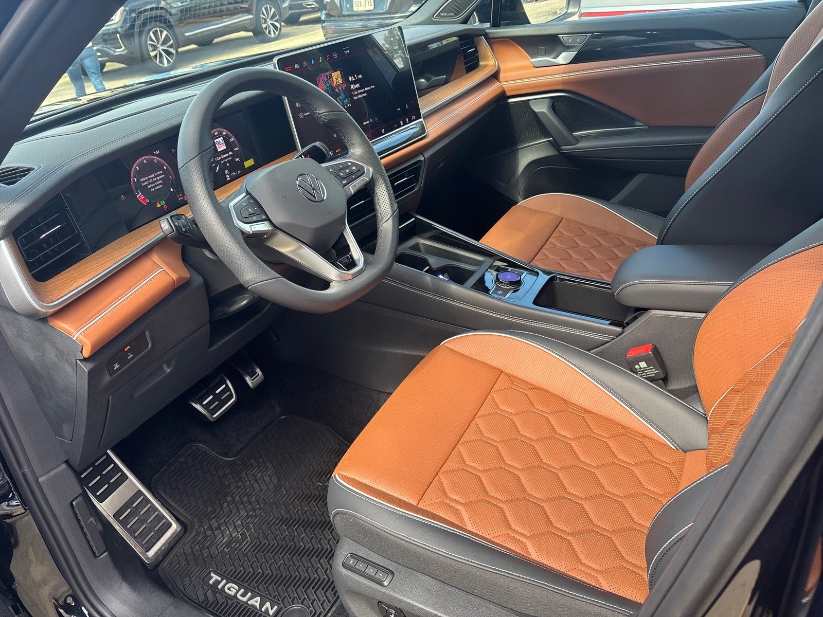 2026 Volkswagen Tiguan SEL R-Line Turbo