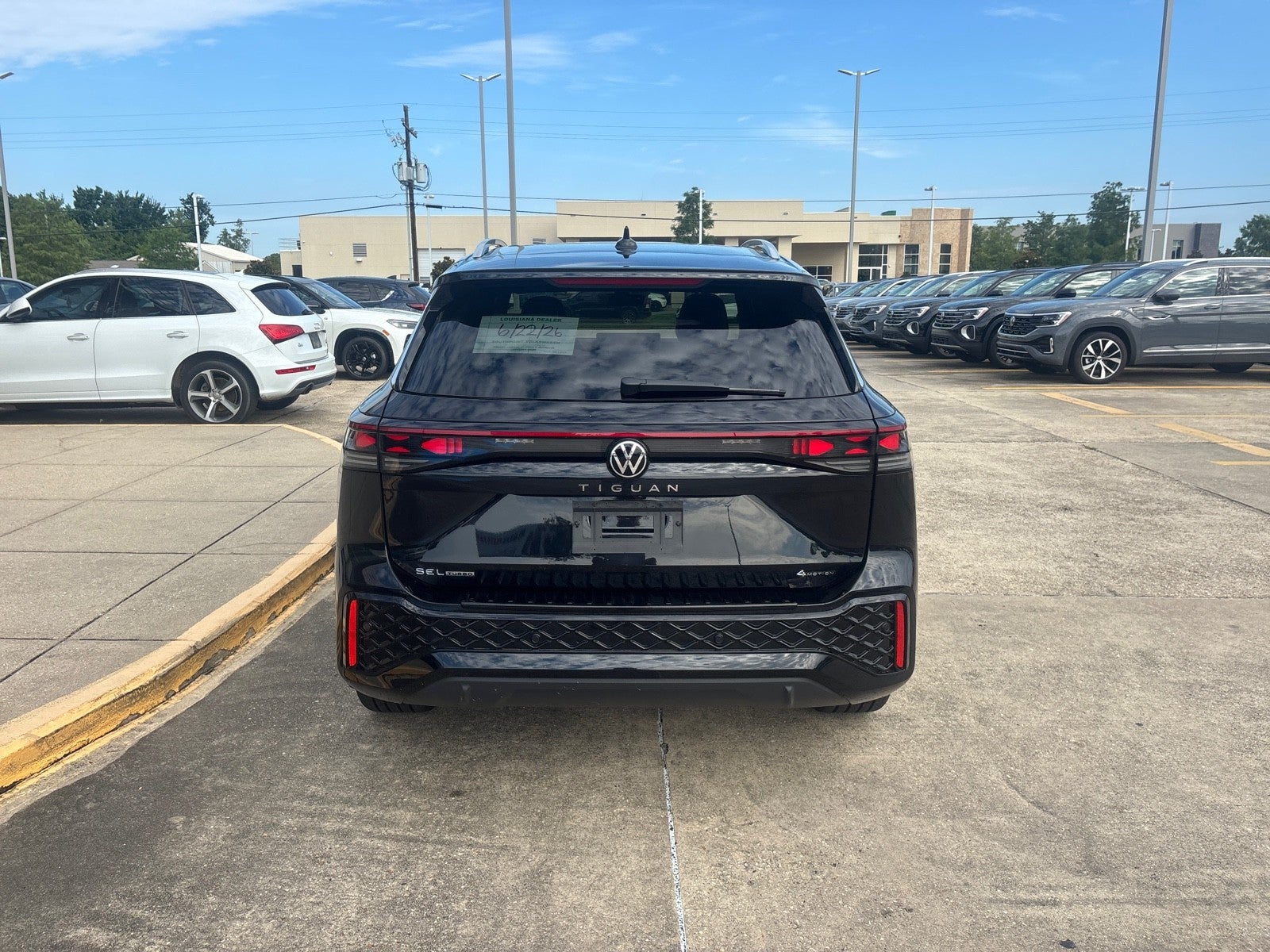 2026 Volkswagen Tiguan SEL R-Line Turbo