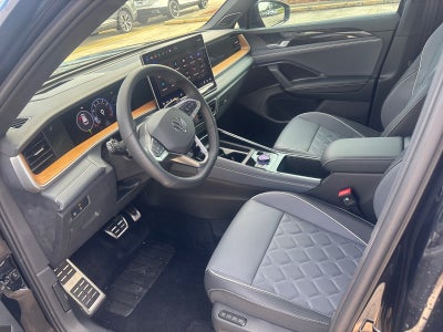 2026 Volkswagen Tiguan SEL R-Line Turbo