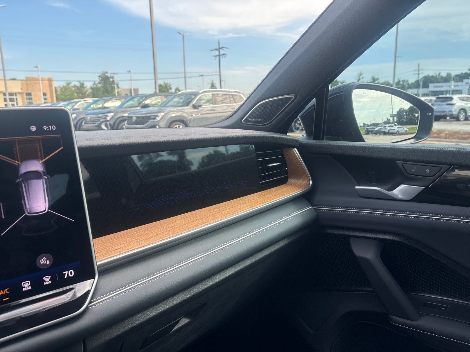 2026 Volkswagen Tiguan SEL R-Line Turbo