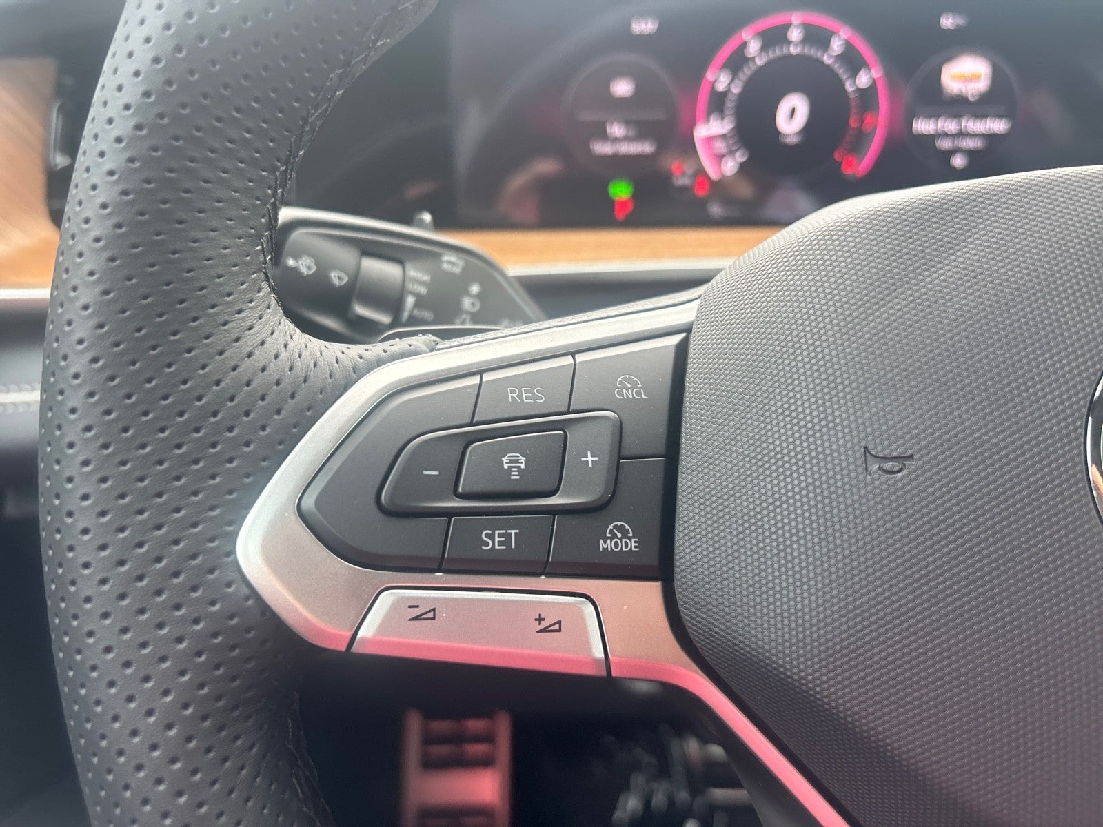 2026 Volkswagen Tiguan SEL R-Line Turbo