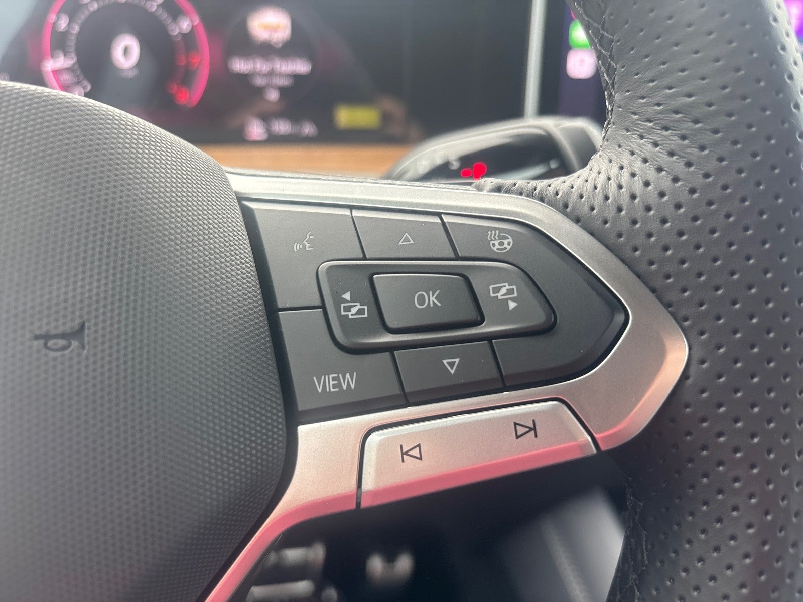 2026 Volkswagen Tiguan SEL R-Line Turbo