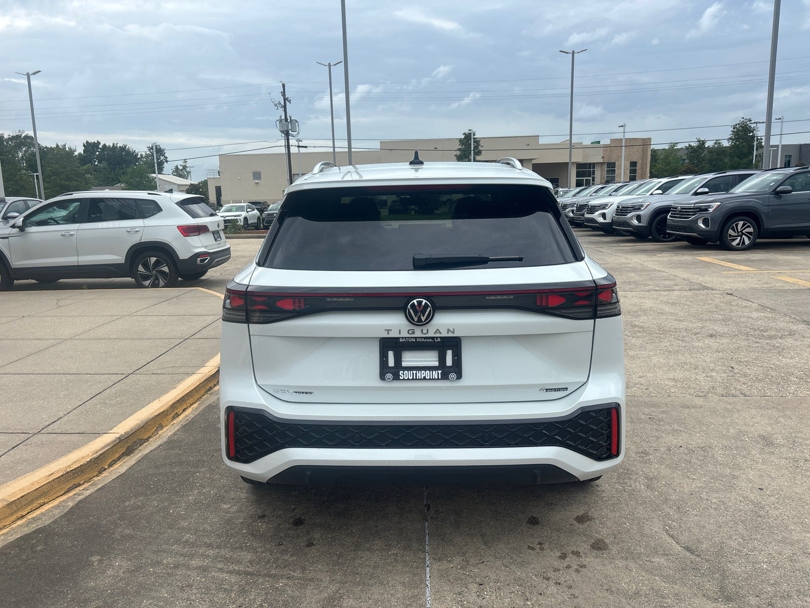 2026 Volkswagen Tiguan SEL R-Line Turbo