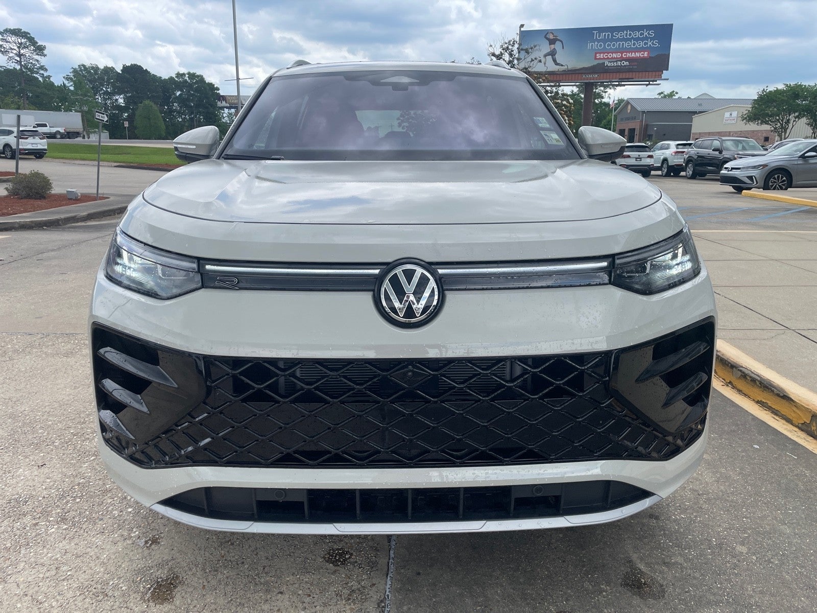 2026 Volkswagen Tiguan SEL R-Line Turbo