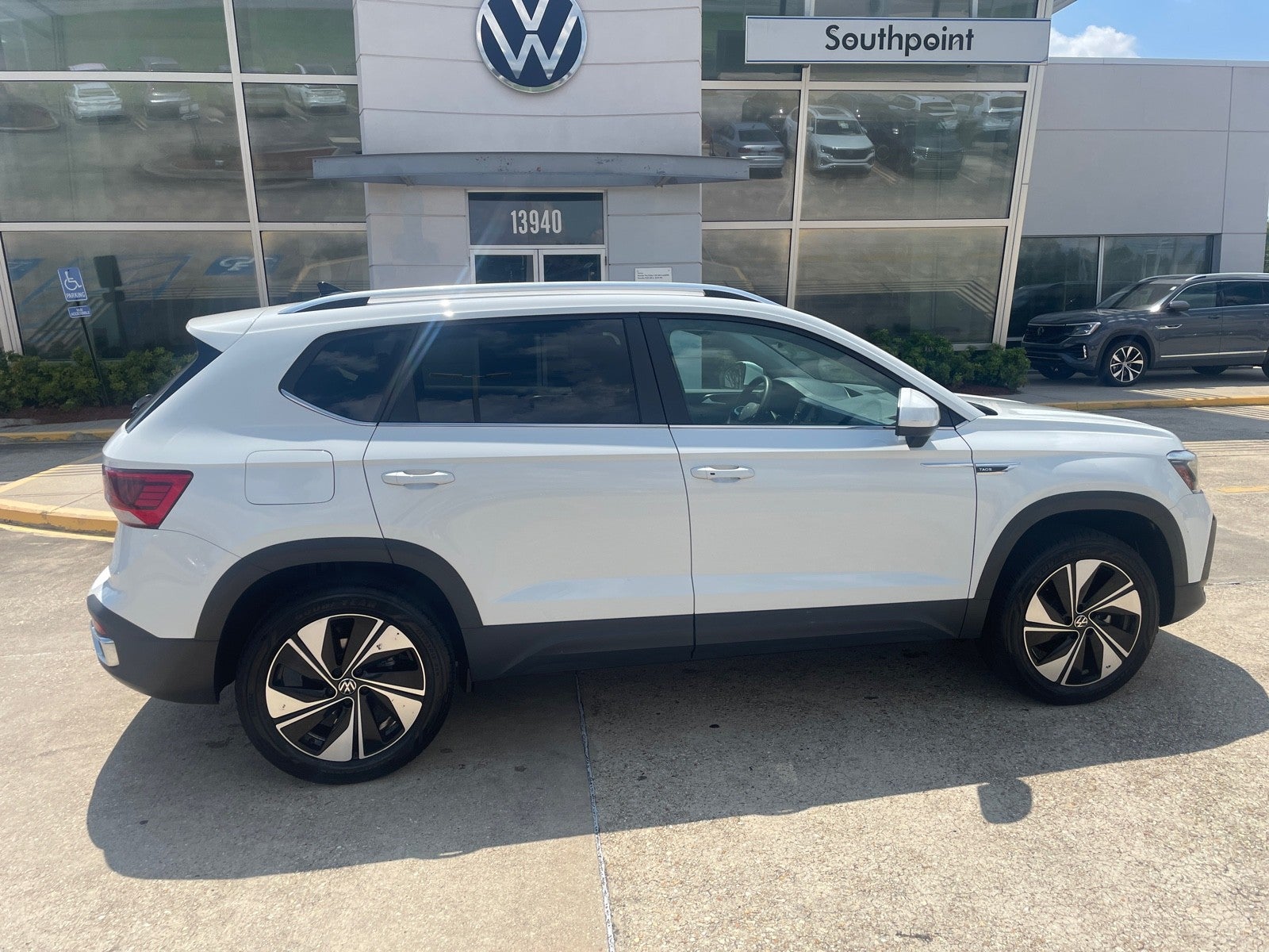 2023 Volkswagen Taos SE