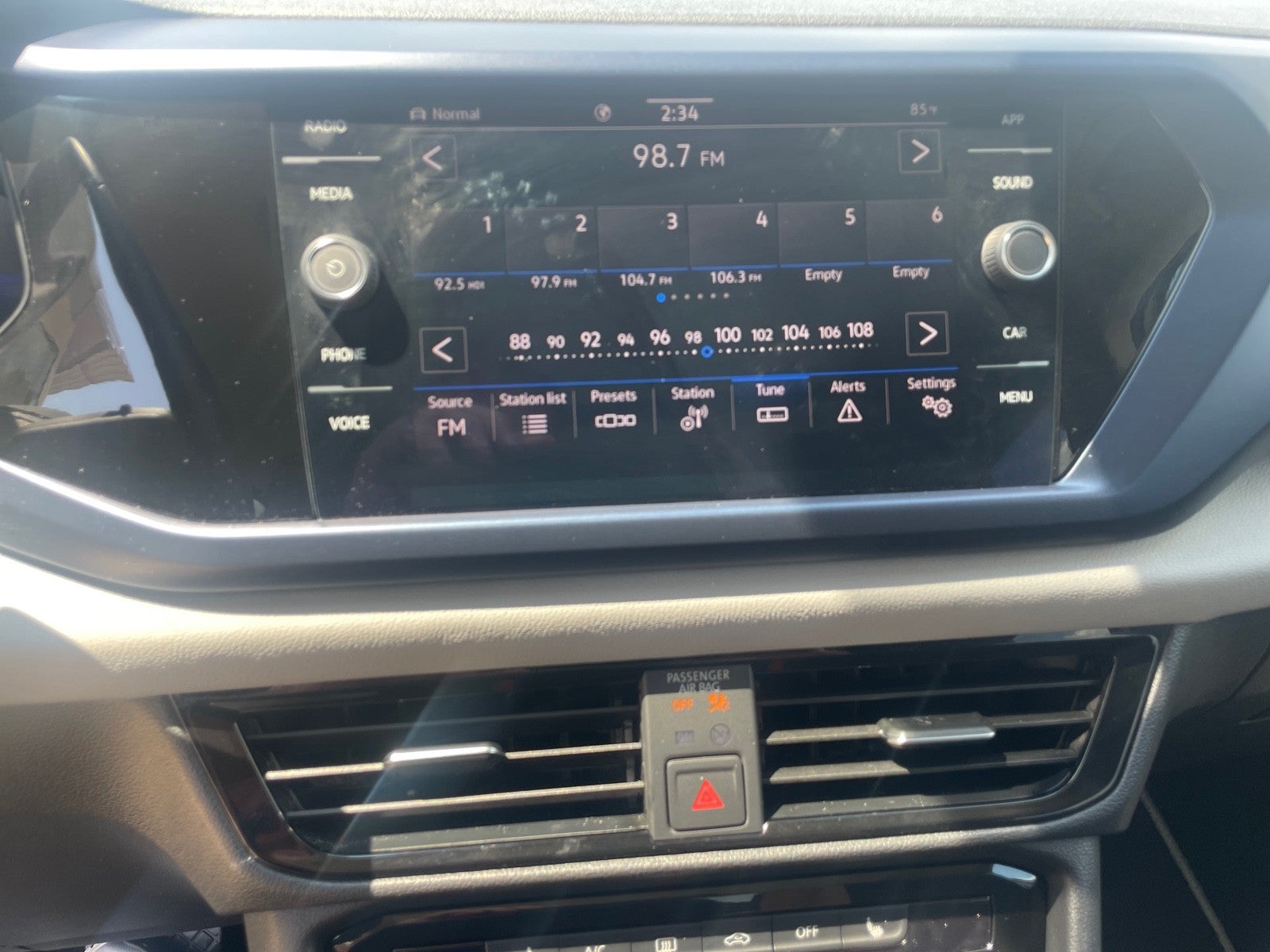 2023 Volkswagen Taos SE