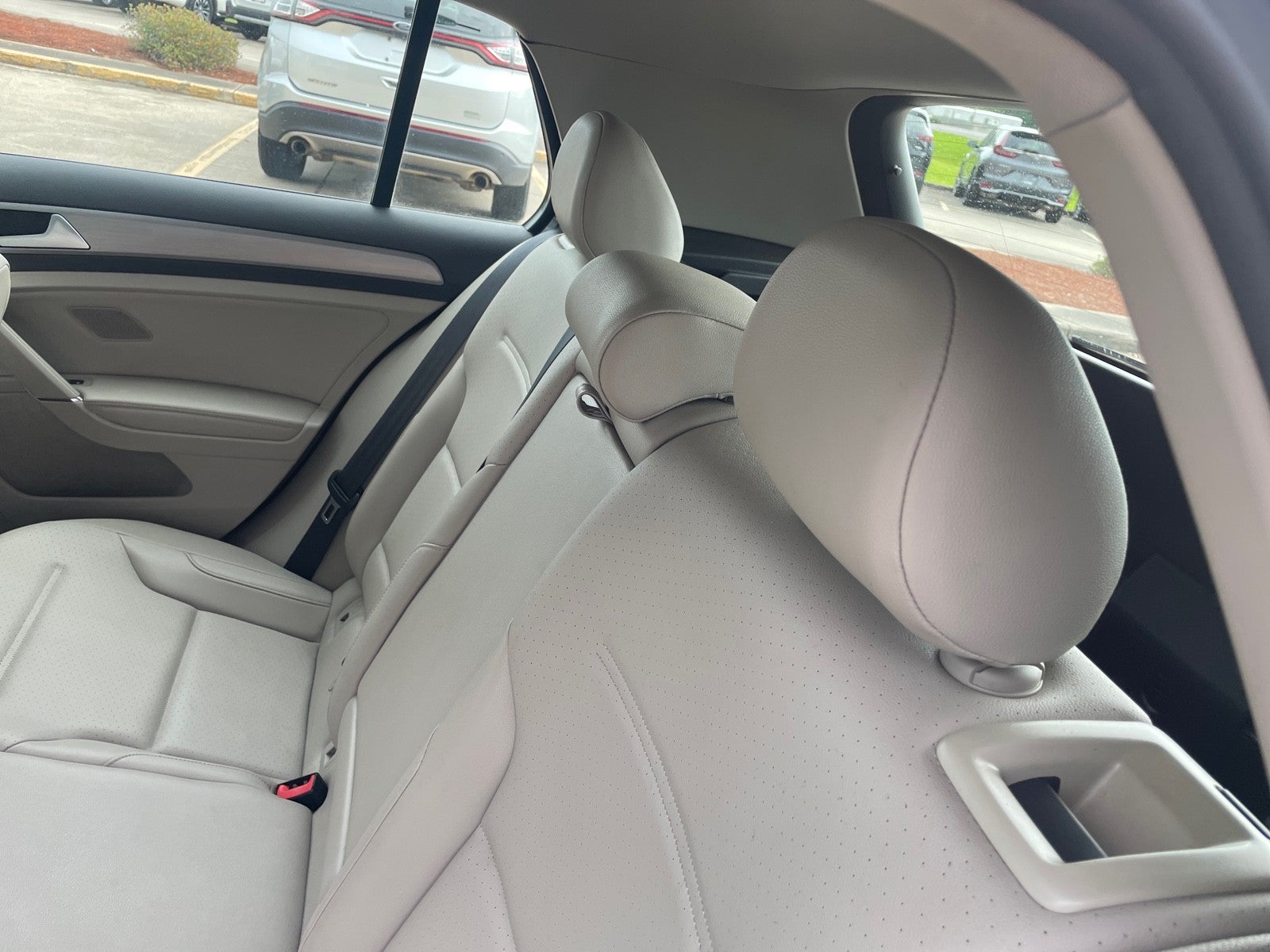 2016 Volkswagen Golf TSI SE