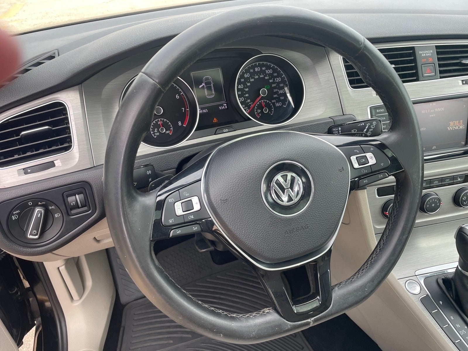 2016 Volkswagen Golf TSI SE