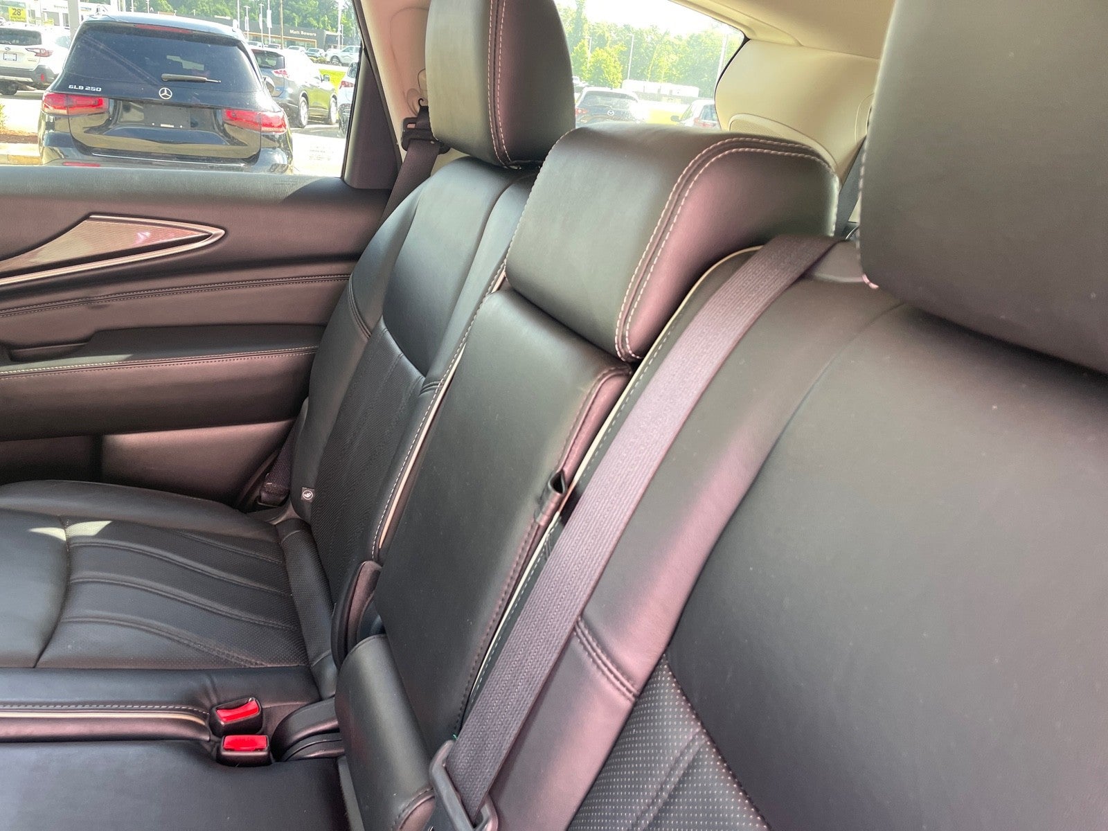 2016 INFINITI QX60 Base