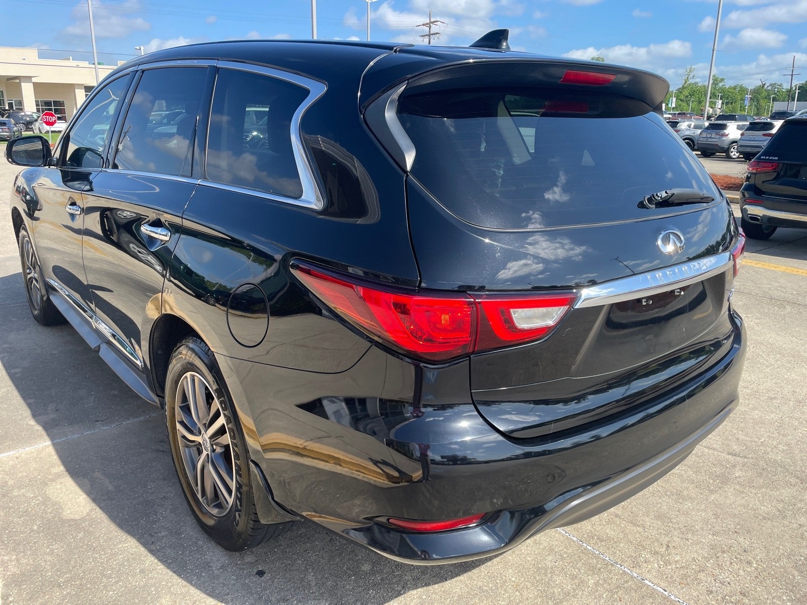 2016 INFINITI QX60 Base