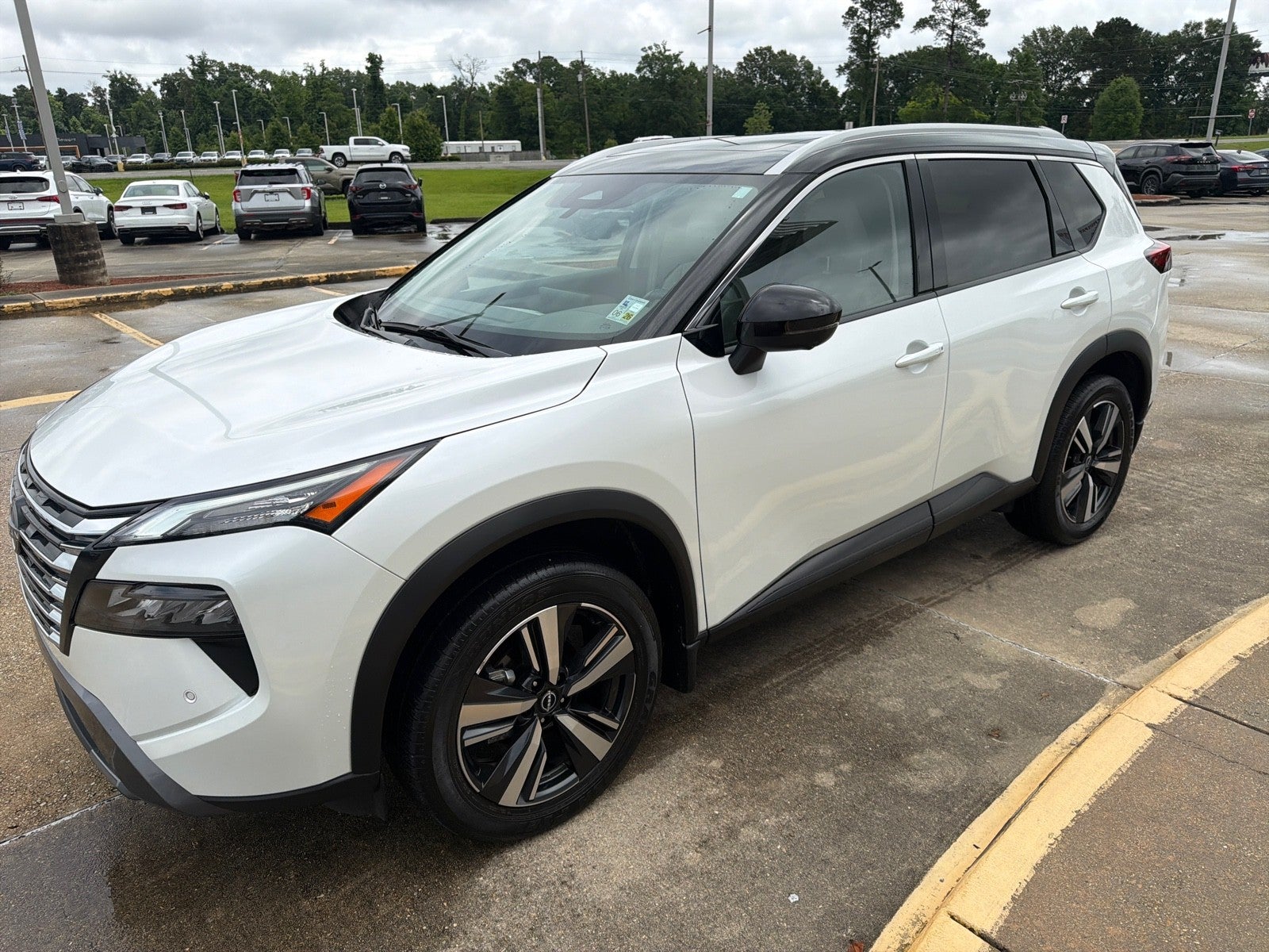 2024 Nissan Rogue SL