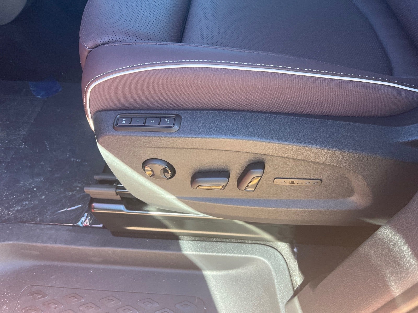 2025 Volkswagen ID. Buzz Pro S Plus