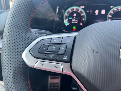 2025 Volkswagen Golf GTI SE