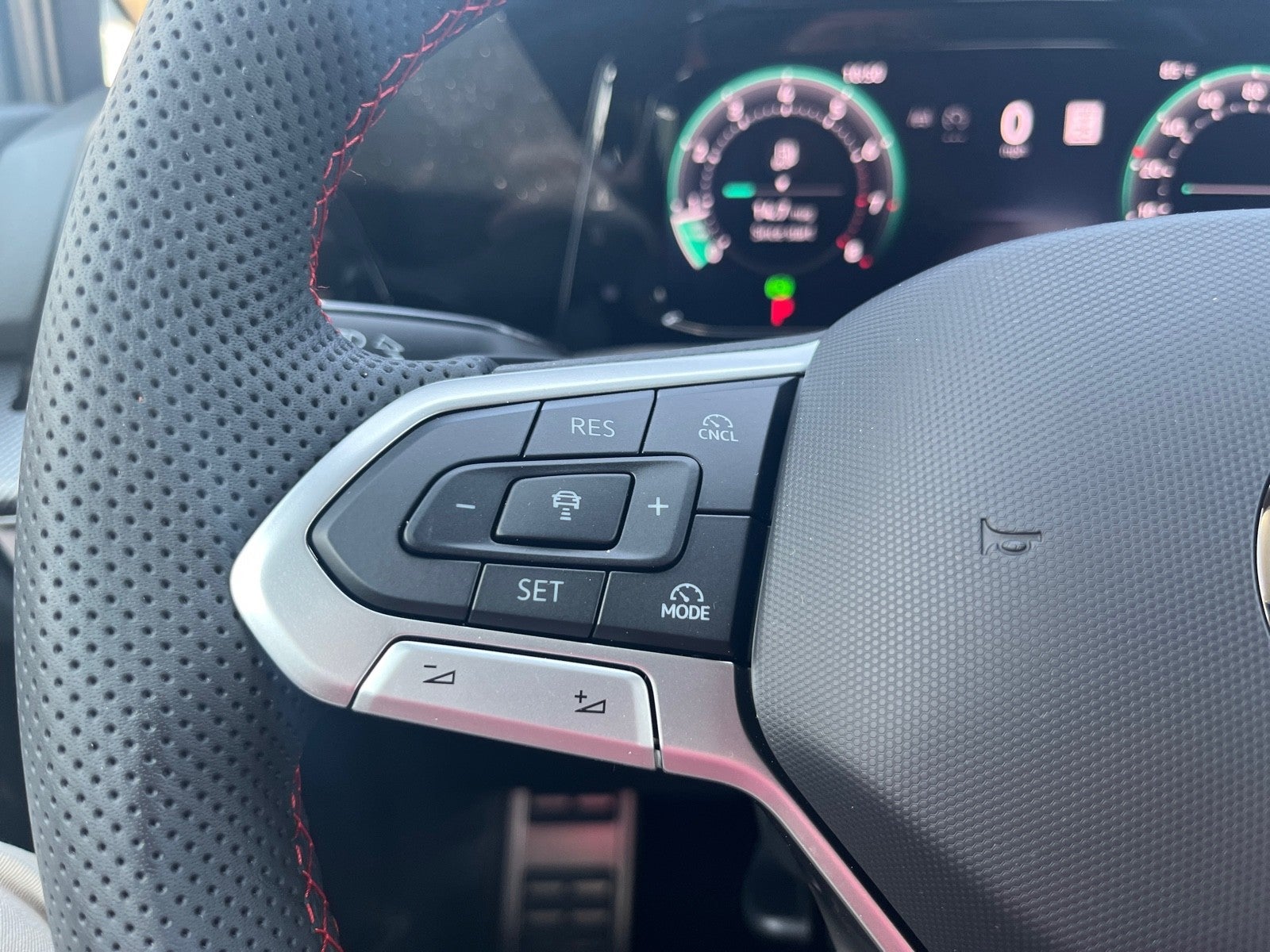 2025 Volkswagen Golf GTI SE