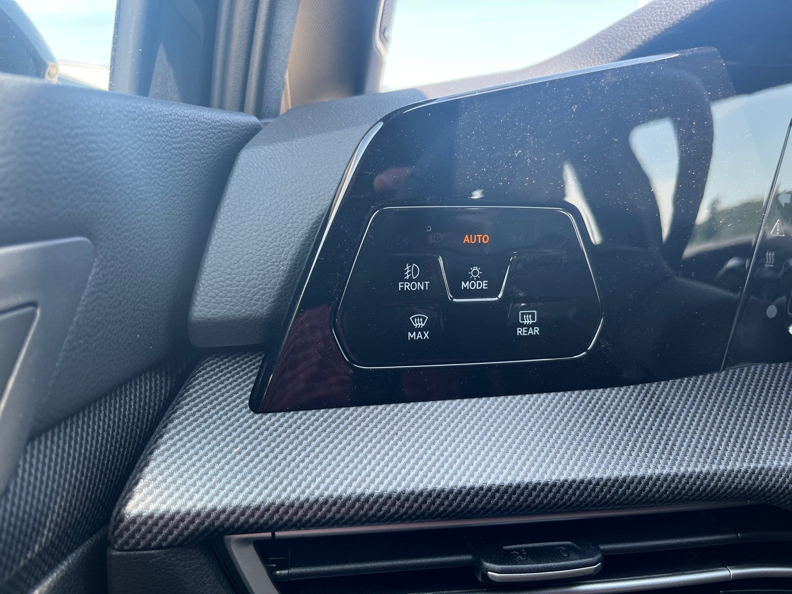 2025 Volkswagen Golf GTI SE