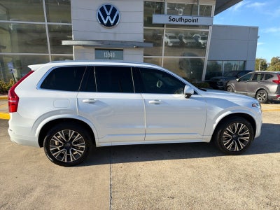 2022 Volvo XC90 Momentum