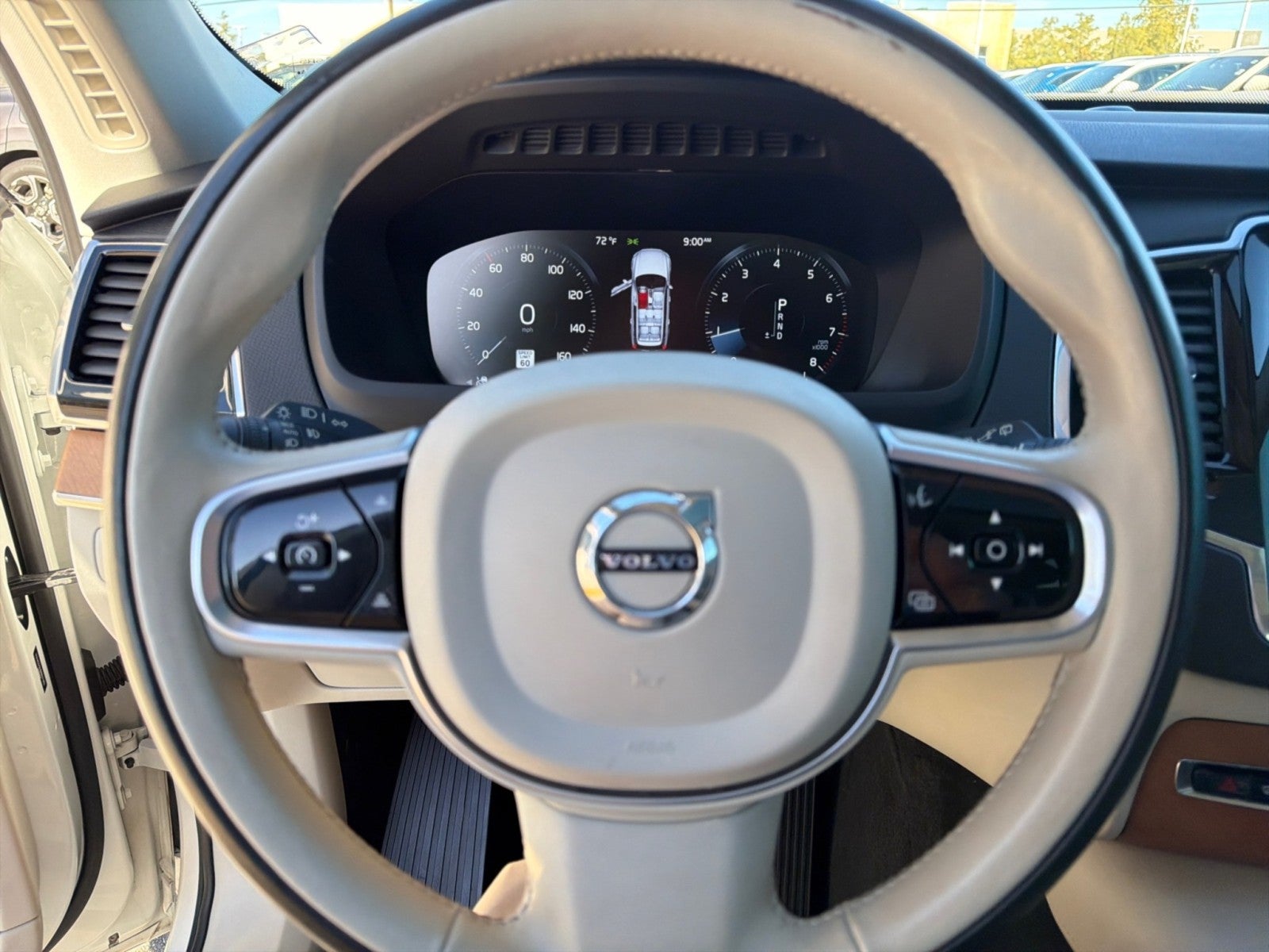 2022 Volvo XC90 Momentum