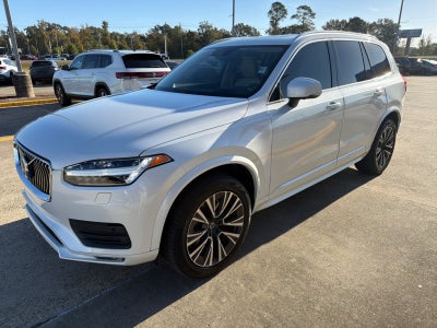 2022 Volvo XC90 Momentum