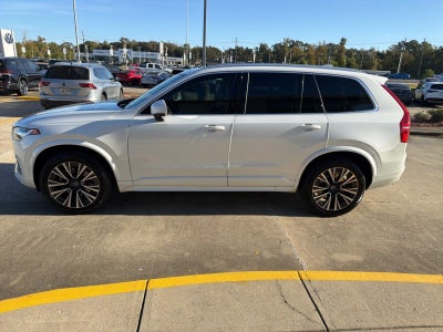 2022 Volvo XC90 Momentum
