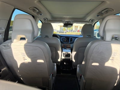 2022 Volvo XC90 Momentum
